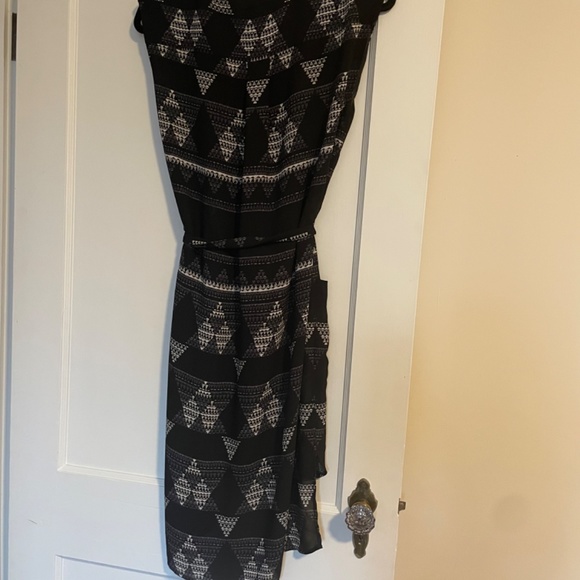 BCBG MAX AZRIA Printed Dress - Picture 8 of 9